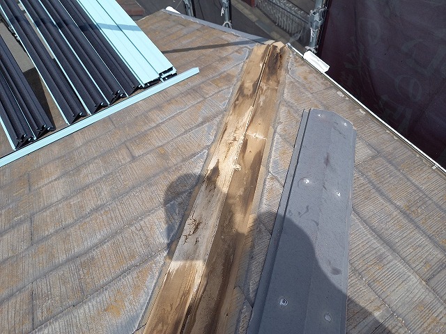 棟板金の取り外し